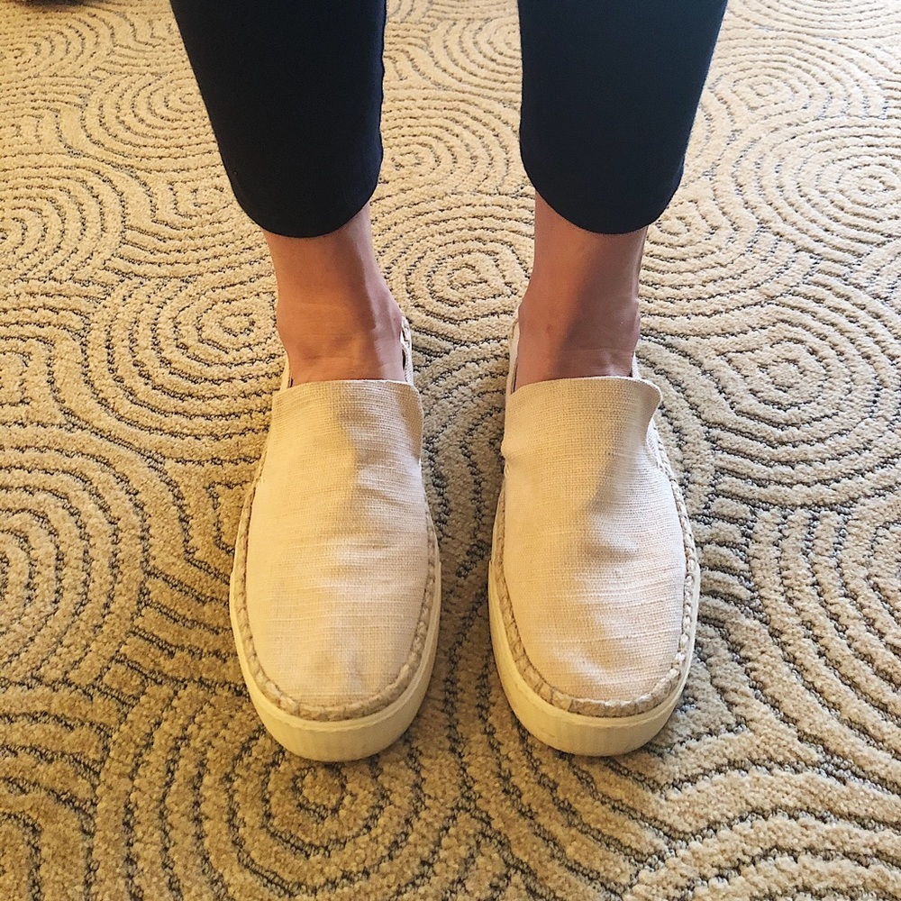 TOMS SIZE 12 WOMEN’S OFF WHITE SLIDE ON SHOES!